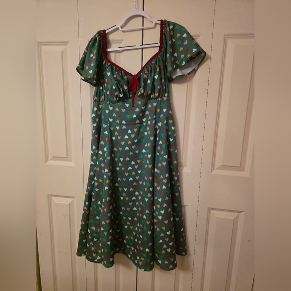 Unique Vintage Emerald Dress - Picture 1 of 6